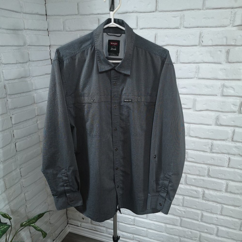 Wrangler Regular Straight Fit Men's Size XL Grey Button Front Shirt